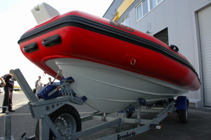 Лодка надувная моторная с жестким дном Adventure RIB Vesta V-650