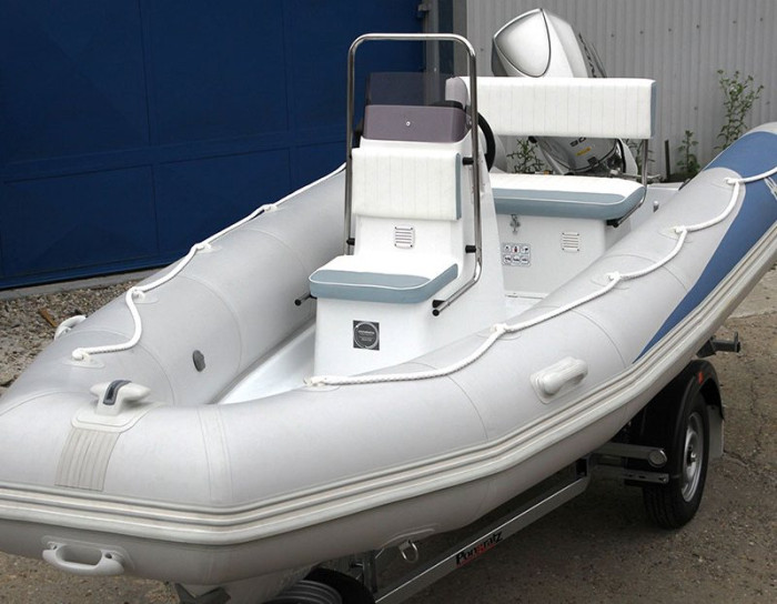 Лодка надувная моторная с жестким дном Adventure RIB Vesta V-500