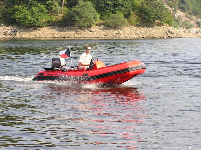 Лодка надувная моторная килевая Adventure Master II M-470