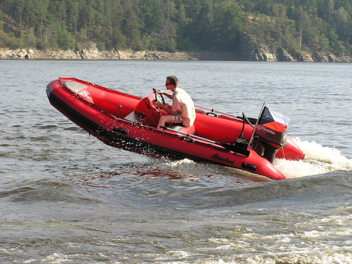 Лодка надувная моторная килевая Adventure Master II M-470