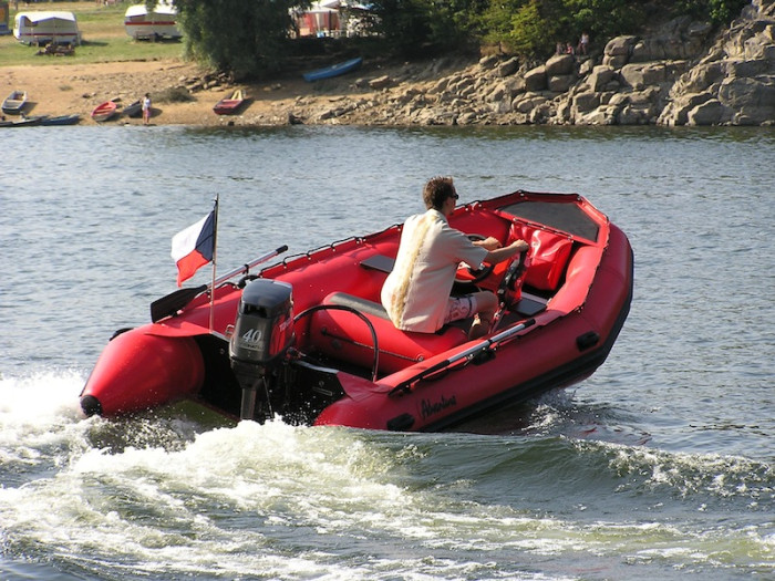 Лодка надувная моторная килевая Adventure Master II M-470
