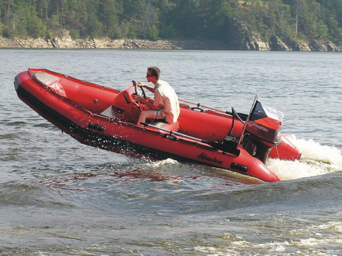 Лодка надувная моторная килевая Adventure Master II M-440